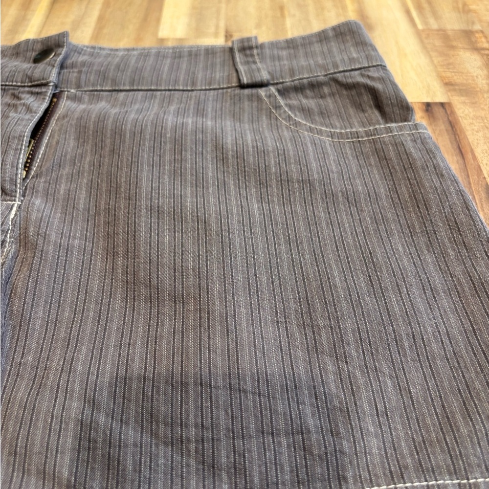 Bailey 44 Gray Women's Shorts - Picture 3 of 9